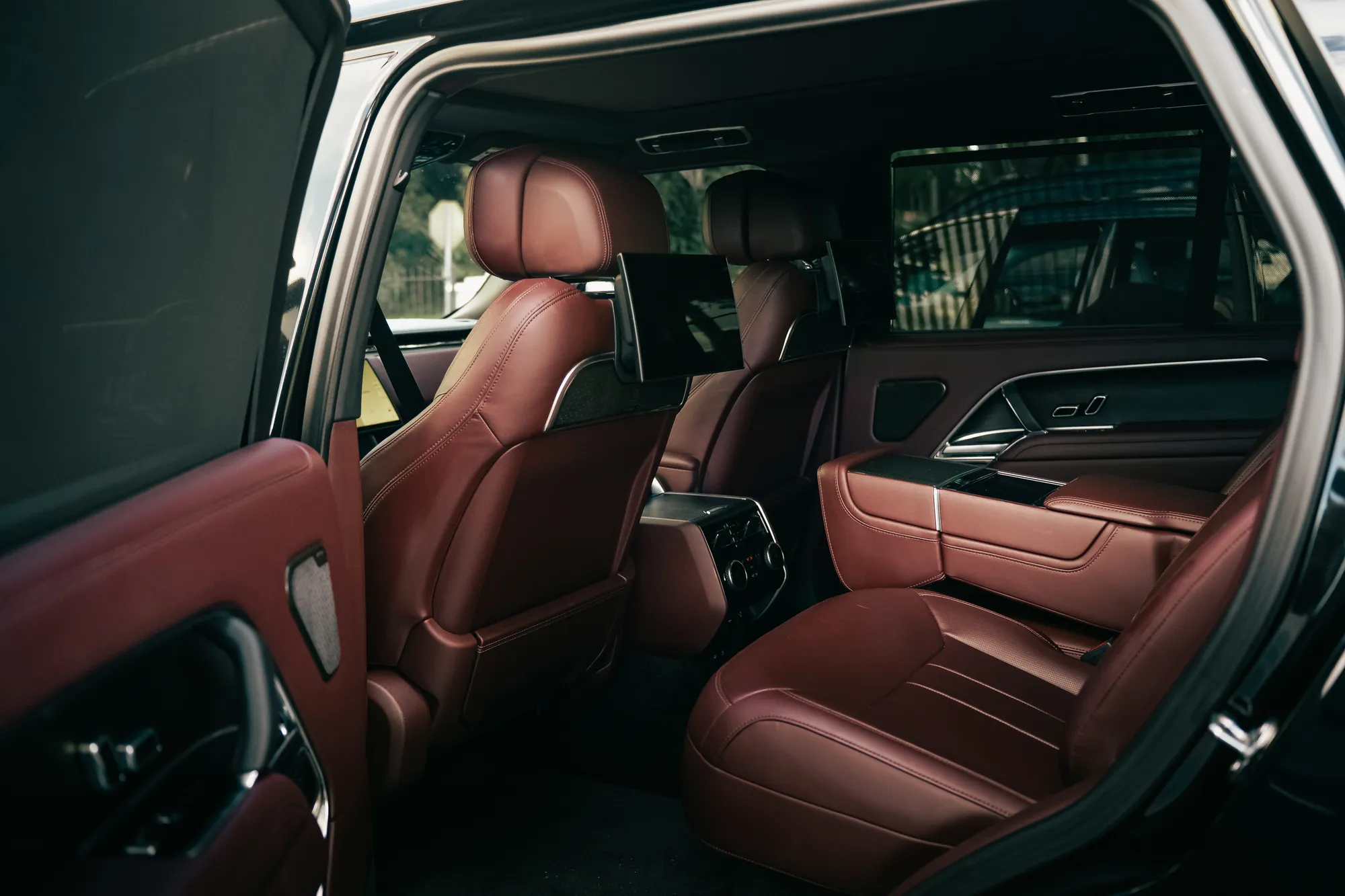 Rear cabin of the Range Rover Autobiography 2026 long wheelbase